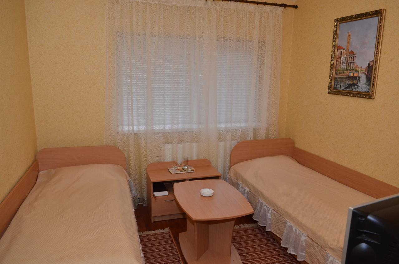 Hotel Serpanok Tyachiv Exterior photo