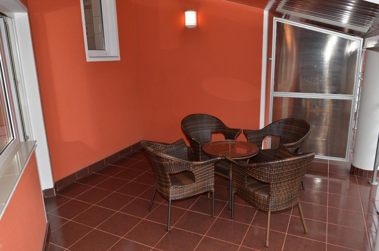 Hotel Serpanok Tyachiv Exterior photo